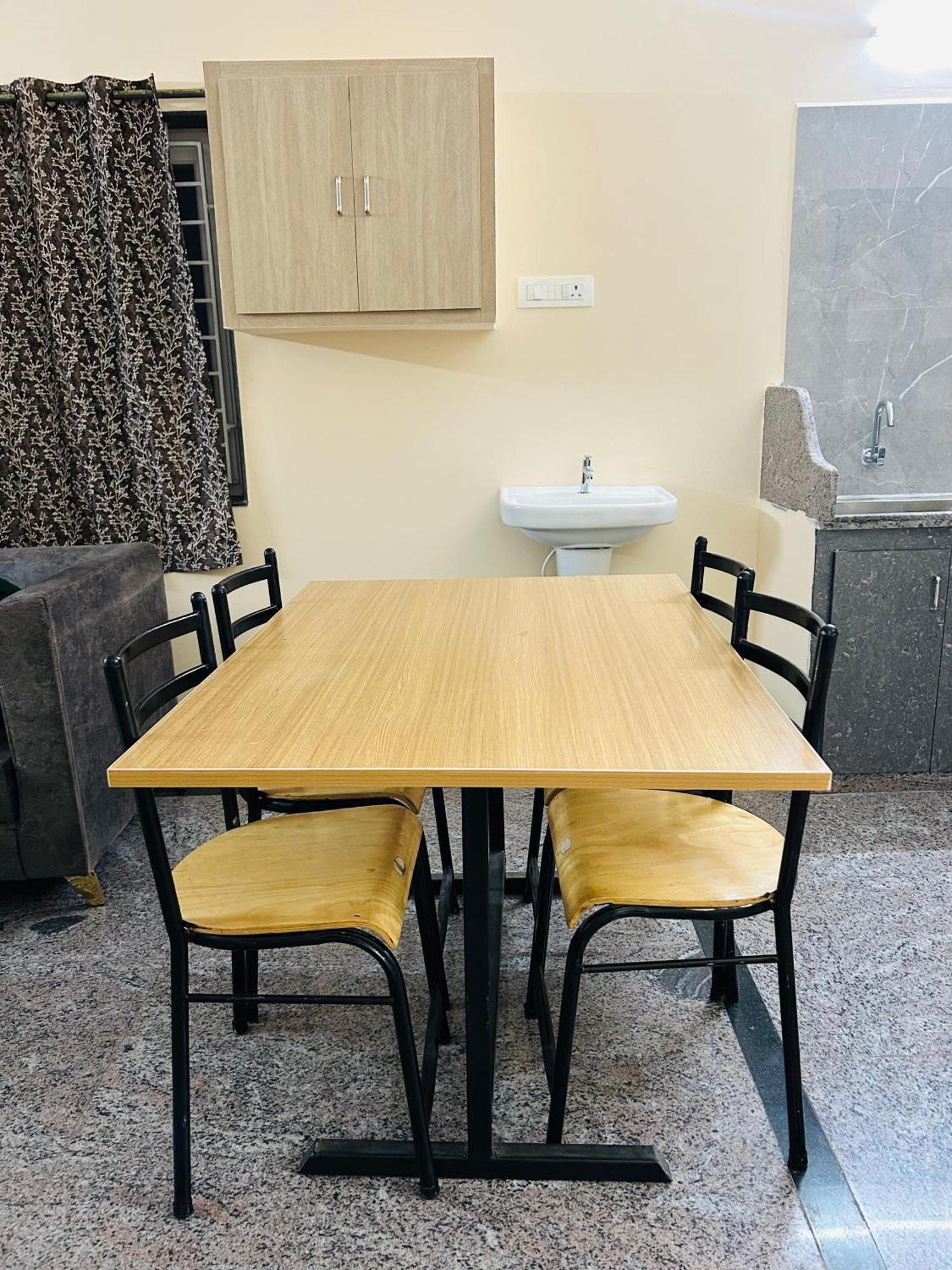 Y Stay Homestay Tirupati Extérieur photo